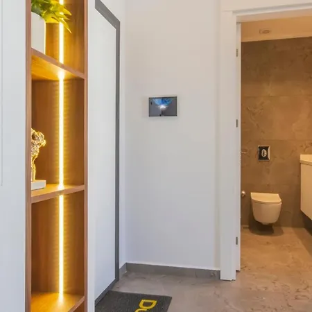 Apartment Premium By The Sea *